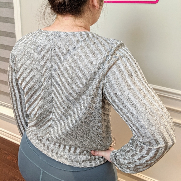 APT 9 Textured Silver Top - Diagonal Lines - Picture 6 of 8